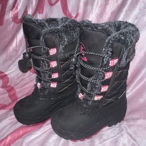 Kamik snow boots. Waterproof.
